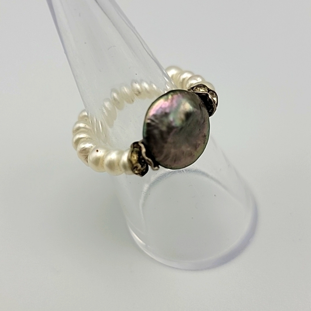 Elegant Coin Pearl Beaded Fresh Water Pearls Stretch Ring US Size 7.5 + Boho - Picture 5 of 9